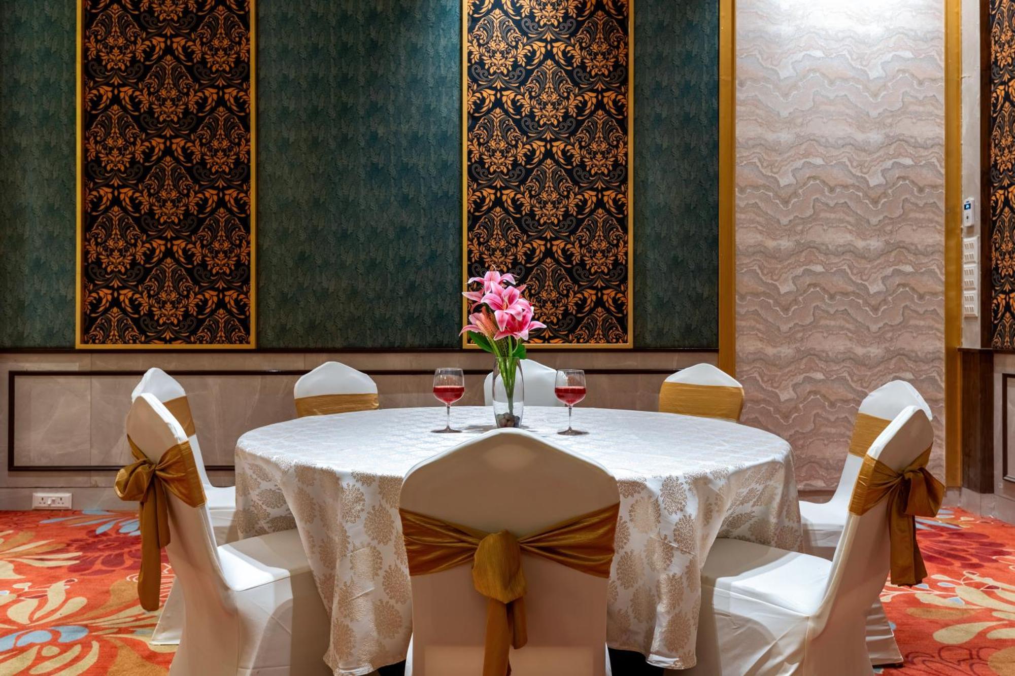 Sayaji Resorts & Spa อุเดเปอร์ ภายนอก รูปภาพ