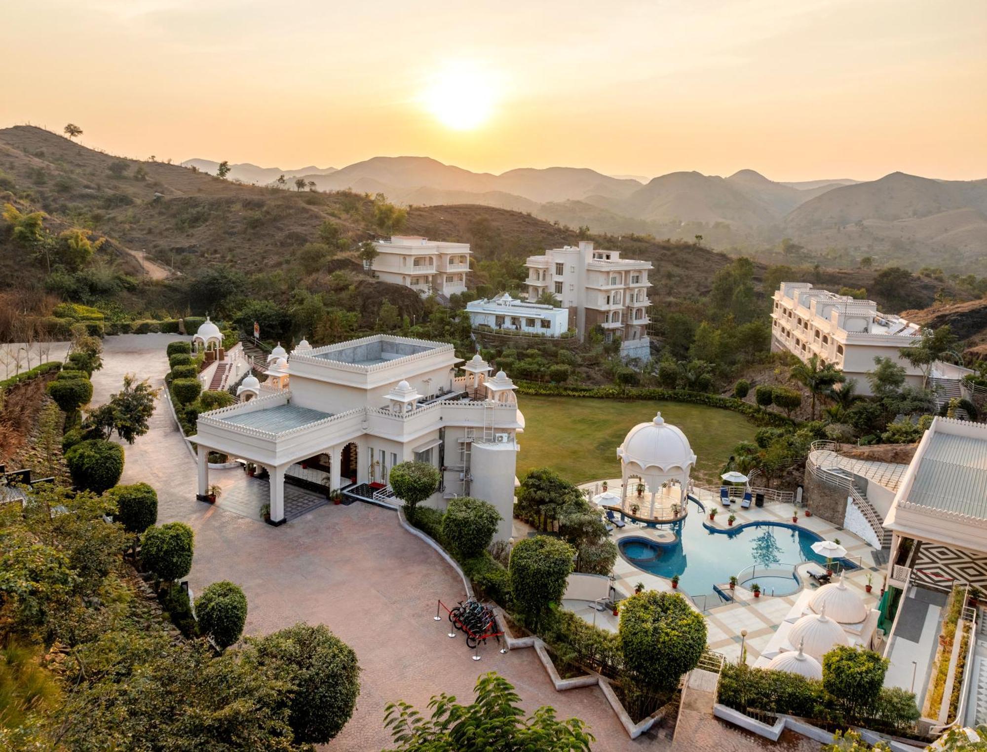Sayaji Resorts & Spa อุเดเปอร์ ภายนอก รูปภาพ